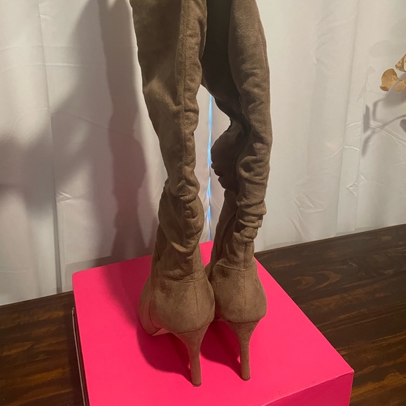 JustFab over the knee boots - Picture 10 of 11